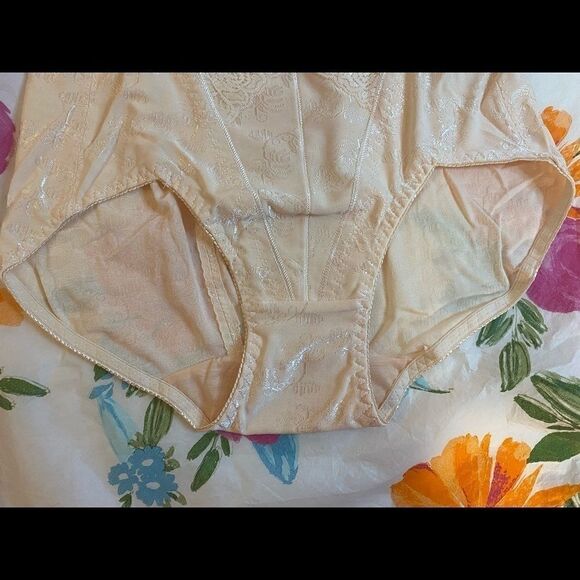 Lacy assorted embroidery floral panties underwear - Picture 9 of 12